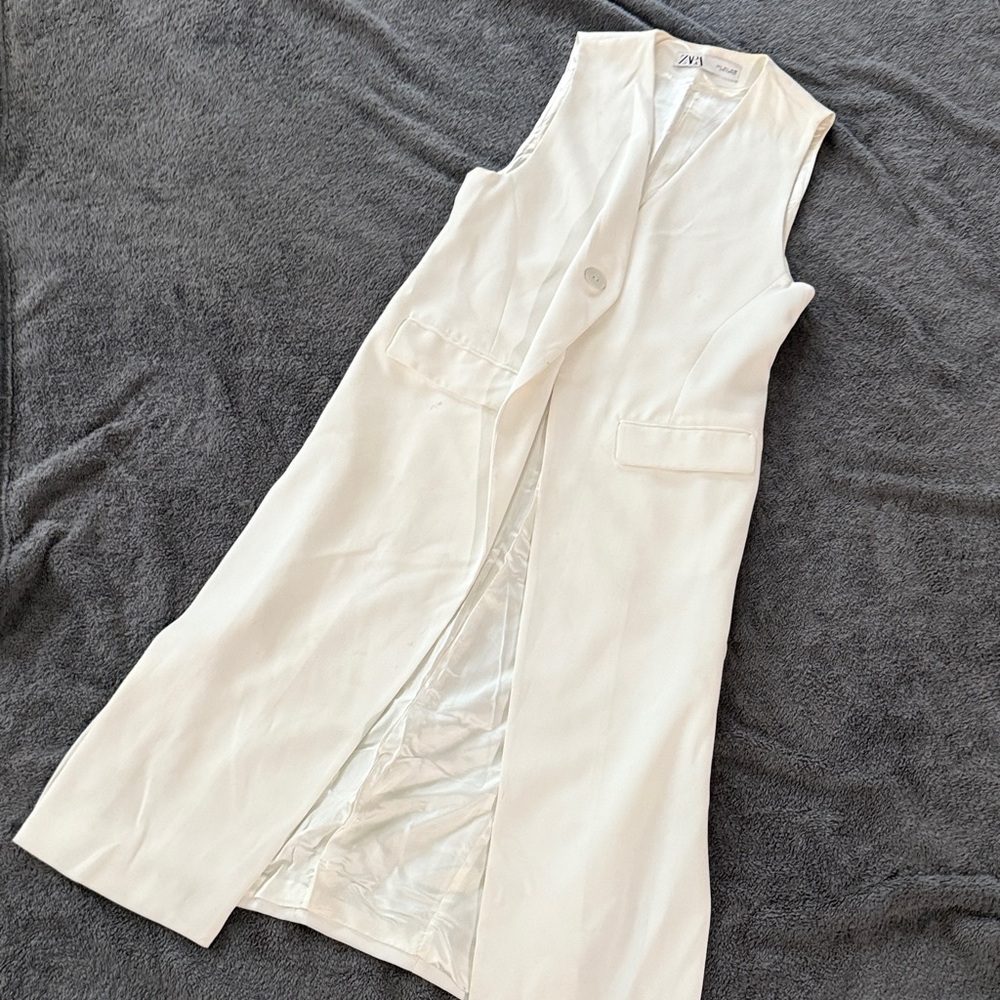 Zara Ivory Sleeveless Blazer